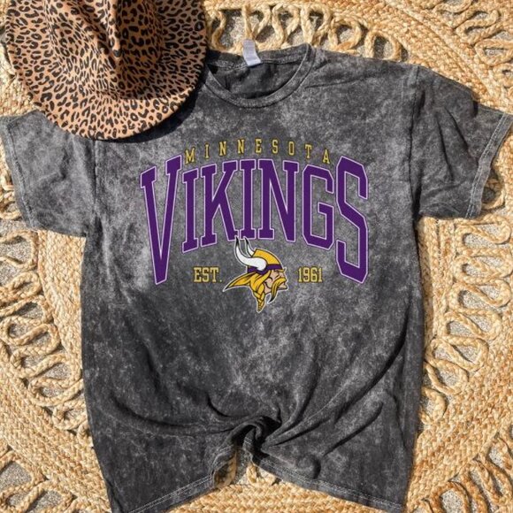 teresafarnell55 Other - 1961 Minnesota vikings vintage retro vtg Shirt Unisex Mineral Wash Shirt black